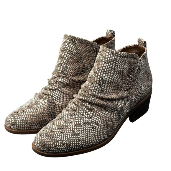 Bare Traps Grafton Snake Leather Ankle Boots Women Size 8 Ruched Detail Side Zip - Picture 7 of 14